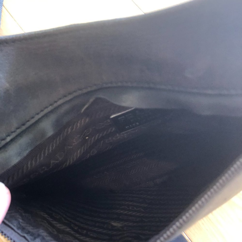 Authentic Prada leather crossbody - Picture 7 of 13